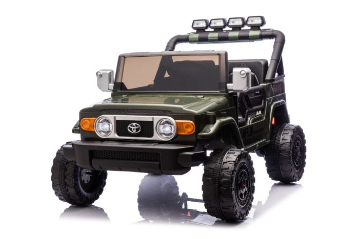 Elektrické autíčko Toyota FJ Cruiser XXL s pohonom 4x4, licencované (Dvojmiestne), zelené, Prenosná lítiová batéria, Vysoký podvozok, Dve sedadlá, Odpružená zadná náprava, 2,4 GHz Diaľkový ovládač, MP3 prehrávač s Bluetoothom, LED svetlá