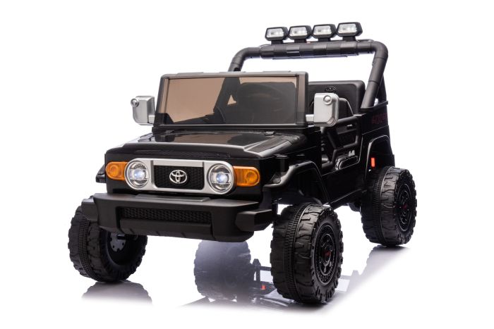 Elektrické autíčko Toyota FJ Cruiser XXL s pohonom 4x4, licencované (Dvojmiestne), čierne, Prenosná lítiová batéria, Vysoký podvozok, Dve sedadlá, Odpružená zadná náprava, 2,4 GHz Diaľkový ovládač, MP3 prehrávač s Bluetoothom, LED svetlá
