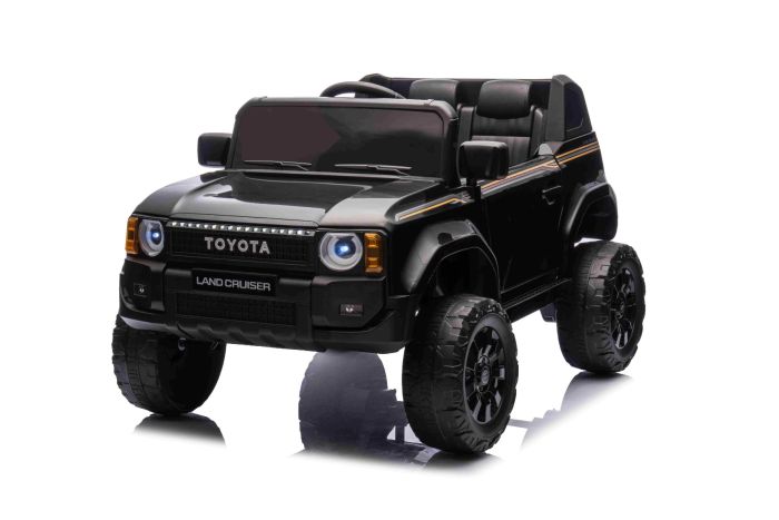 Elektrické autíčko Toyota Landcruiser 12V, čierne, široké jednomiestne sedadlo, 2,4 GHz diaľkové ovládanie, USB / AUX Vstup, Bluetooth, Odpruženie, Lítiová batéria, LED svetlá, 2 X 25W Motor, ORIGINÁL licencia