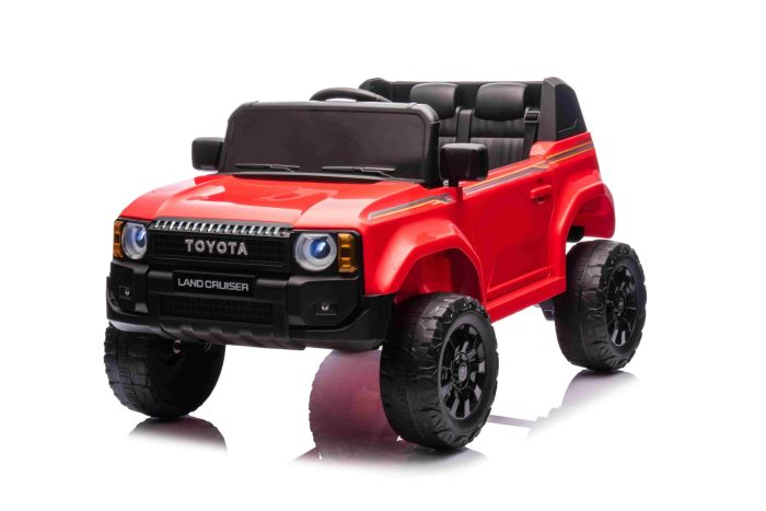 Elektrické autíčko Toyota Landcruiser 12V, červené, široké jednomiestne sedadlo, 2,4 GHz diaľkové ovládanie, USB / AUX Vstup, Bluetooth, Odpruženie, Lítiová batéria, LED svetlá, 2 X 25W Motor, ORIGINÁL licencia
